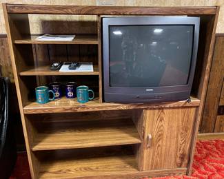 Entertainment unit with Magnavox TV