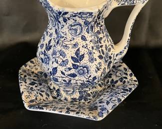 Porcelain pitcher and plate