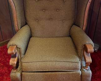 Style Crest armchair