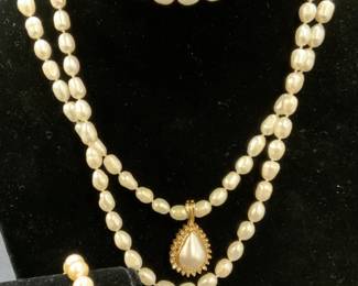 Lot 3 14K Gold, Diamond, Pearl Necklace & More
