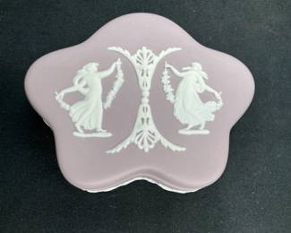 Wedgwood Jasperware Lilac Pentefoil Trinket Box