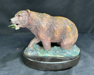 Bronze Grizzly Bear with Fish Statue