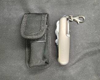 Orvis 10-in-1 Pocket Knife with Flashlight