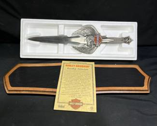 Harley Davidson 1999 Freedom Collection Knife Wooden Wall Plaque & Hardware