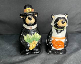 Vintage Thanksgiving Pilgrim Bears Salt & Pepper