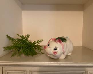 CUTE VINTAGE PIG