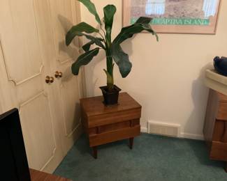 MID CENTURY NIGHT STAND