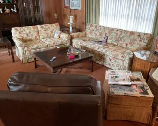 VIEW OF THE FAMILY ROOM