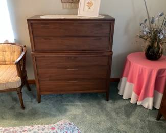 KENT COFFEY. BED ROOM SET.  