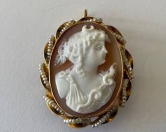 Lot 7424 10K Gold Cameo Pendant Brooch Pin