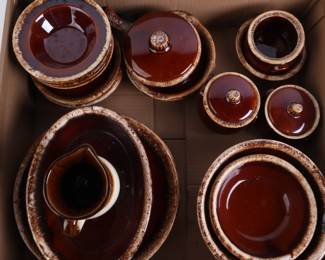 Lot 7617 25pcs of Hull Pottery  Brown Drip Pattern