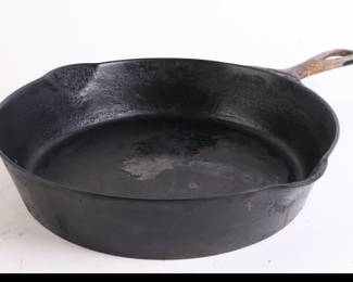 Lot 5142 Size 7  Erie Cast Iron Skillet 701A