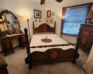 Antique 4 Post Bed with matching Vanity and Chest of Drawers 