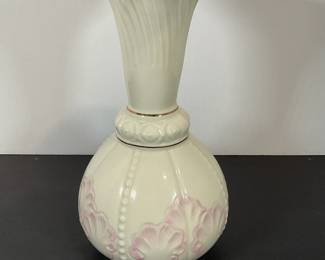 Belleek rossmore vase - Circa 1918