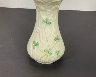 Belleek Daisy Spill vase