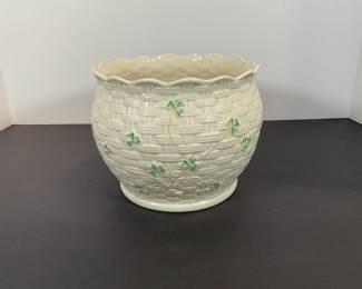 Belleek Porcelain Kylemore Planter 