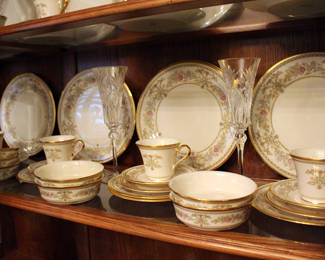 Castle Garden by Lenox service for 10, 8 pieces place settings