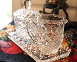 Glass sugar and creamer set