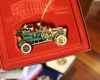 Presidential ornament