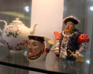 Tea pots and creamers