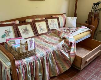 Day bed with under storage 