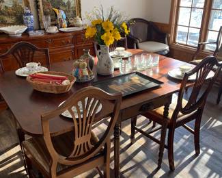 Dining room table, 6 chairs, buffet 