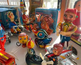Tin wind up toys