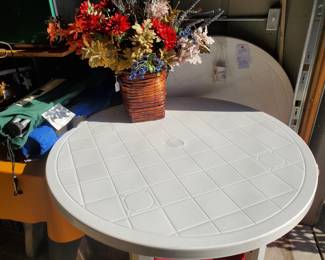 1 or 2 Portable Dining Tables