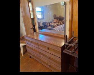DRESSER WITH MIRROR