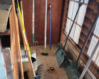 Snow shovels & Gardening Tools