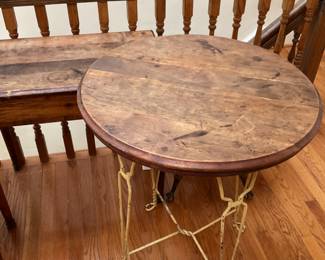 Table with metal framed legs 