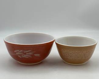 $30
Vintage Pyrex Bowls
Lot of 2
Price is for both 