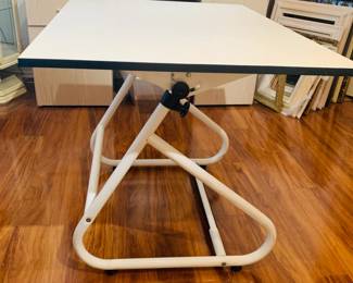 Adjustable Drafting Table