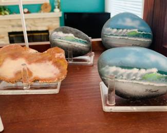 Misc. Mineral Rocks / Geodes