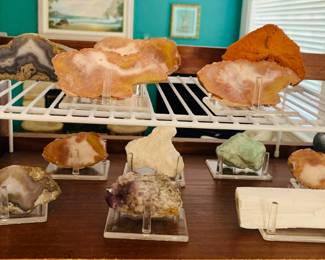 Misc. Mineral Rocks / Geodes