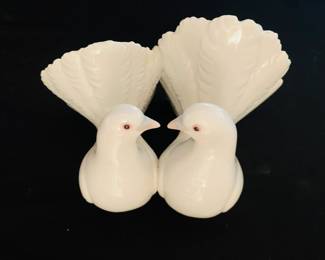 Lladro Kissing Doves