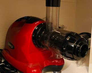 Omega Juicer
