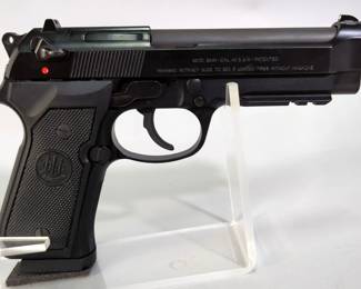 Pietro Beretta / Beretta 96A1 .40 S&W Pistol SN# A75517M, 2 Total Mags, Paperwork, In Hard Case