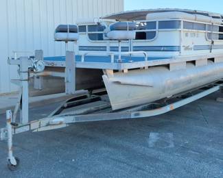 1987 Weeres Sun Deck 280 28' Pontoon Boat, With 1988 Yamaha 70 Motor With Power Trim And Tilt, On 1997 B&M Haul Rite Trailer