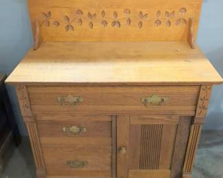 Wood Castilian With Floral Pattern, 32H.5" W x 18" L x 39"