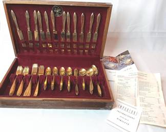 Goldenhued Dirilyte Hollowware