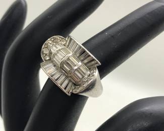 Plat With Diamonds Ring