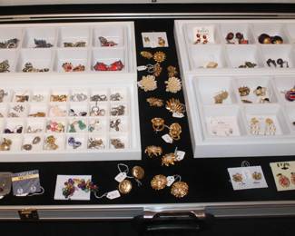 Fashion Jewelry, Necklaces, Bracelets, Earrings, .925 Silver Rings and Butterfly Brooches.  Some of the Jewelry is Joan Rivers brand.