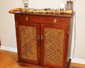 Store Cabinet / Table