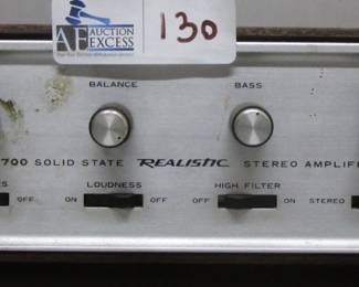 REALISTIC SA-700 SOOID STATE STEREO AMP