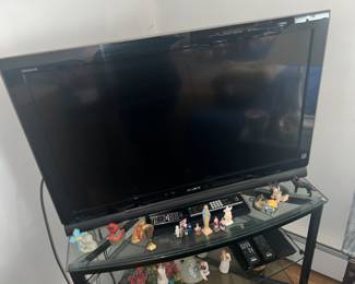 Big Flatscreen Sony TV w/remote