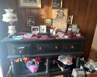 Pretty Painted serviceable Sideboard