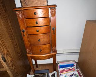 Jewelry cabinet
