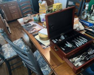 Stainless steel flatware in Gorgeous box... (DR Table + chairs NFS)