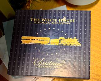 The White House Christmas ornament w/box 2014